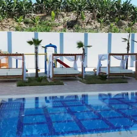Sea View, Huge Swimming Pool Appartamento